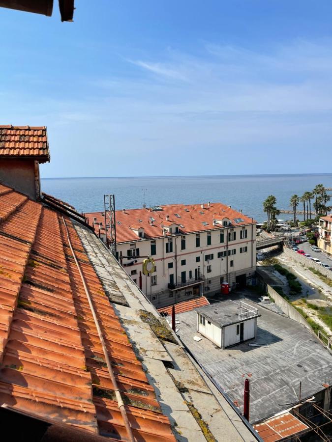 Appartamento sul mare alla Foce Imperia Esterno foto